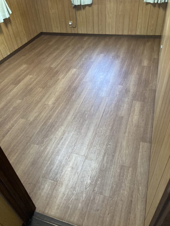 市川市K様　フローリング→タイル張り工事