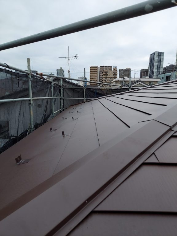 市川市Y様 屋根ガルバリウム鋼板葺き替え工事