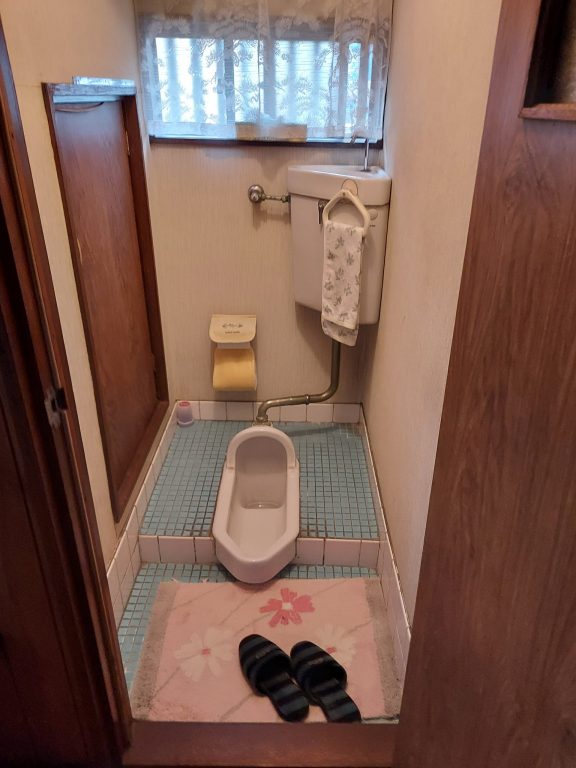 市川市Ｍ様　トイレ交換工事・階段手すり取付け工事