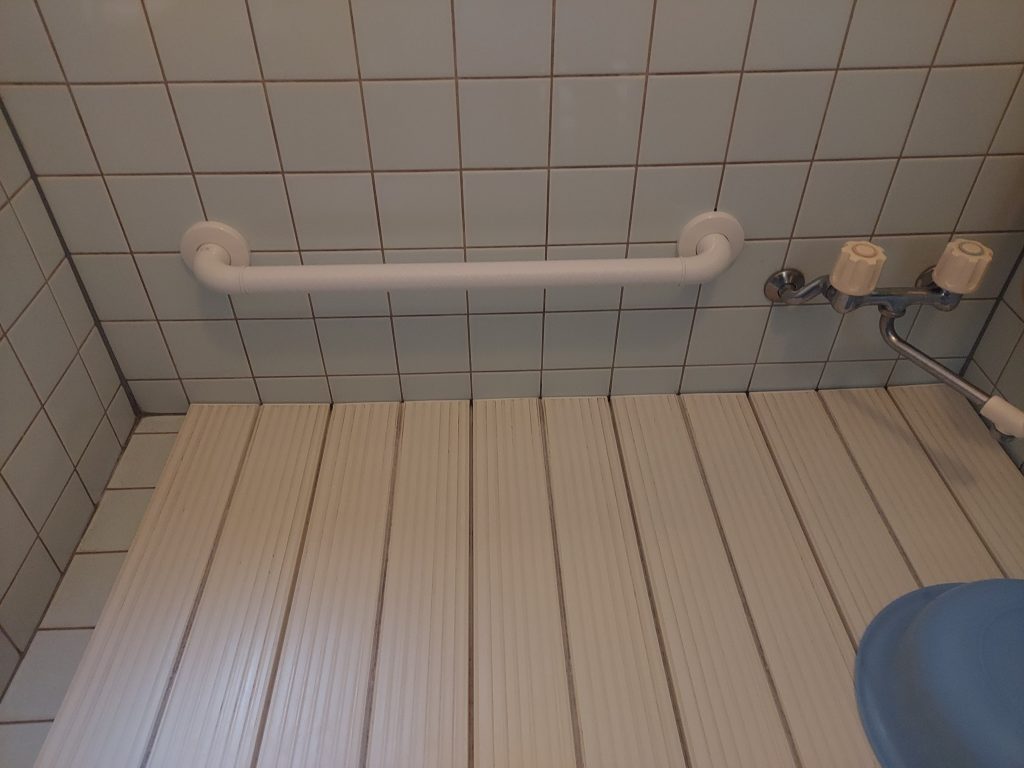 市川市Ｏ様　階段・玄関・浴室手摺り取付け工事