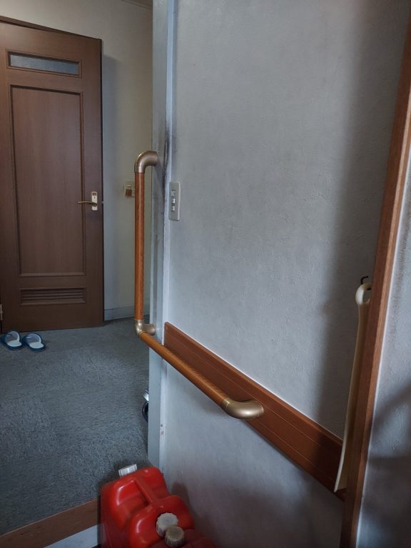 市川市Ｏ様　階段・玄関・浴室手摺り取付け工事