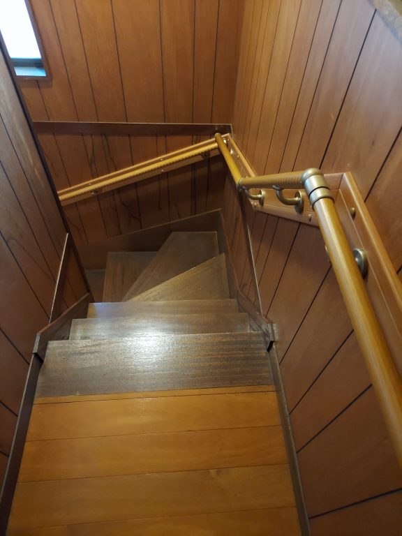 市川市Ｍ様　トイレ交換工事・階段手すり取付け工事