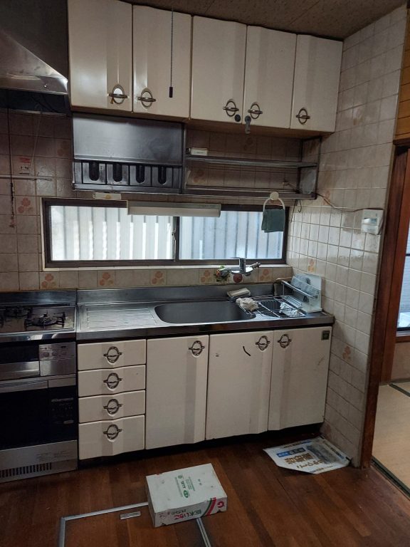 市川市Ａ様　１Ｆ全リノベーション、水廻り全交換、エコキュート新設工事