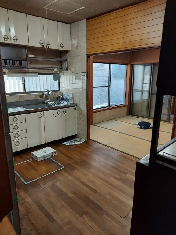 市川市Ａ様　１Ｆ全リノベーション、水廻り全交換、エコキュート新設工事