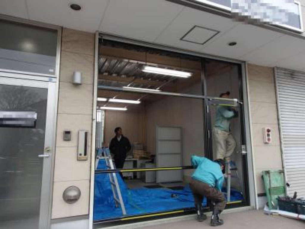 株式会社Ｐ様　シャッター取り付け工事