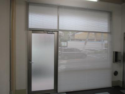 株式会社Ｐ様　シャッター取り付け工事