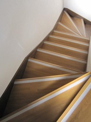 市川市Ｗ様　階段工事