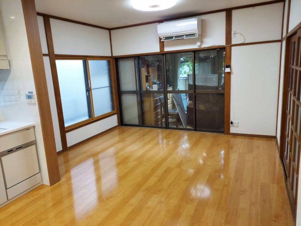 市川市Ａ様　１Ｆ全リノベーション、水廻り全交換、エコキュート新設工事