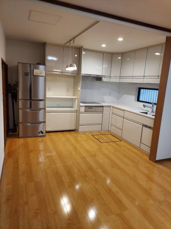 市川市Ａ様　１Ｆ全リノベーション、水廻り全交換、エコキュート新設工事