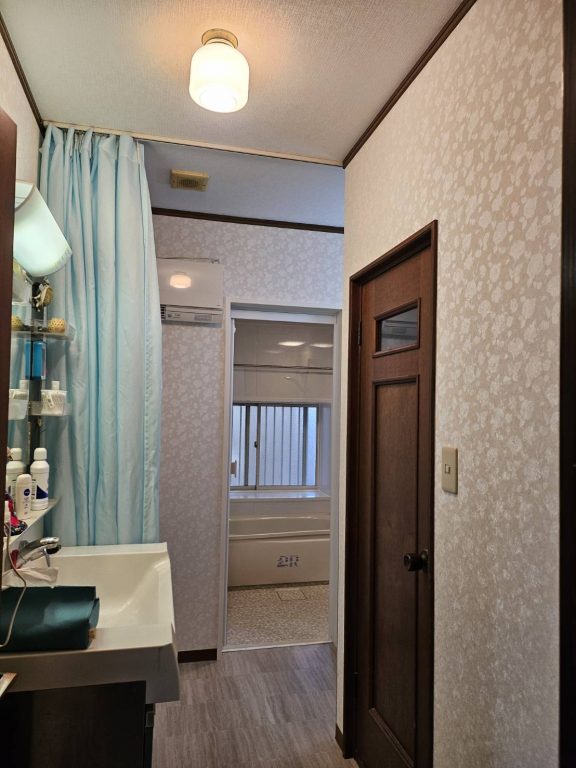 市川市T様 お風呂交換・脱衣室内装・給湯器交換工事