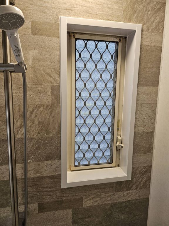 市川市T様 お風呂交換・脱衣室内装・給湯器交換工事