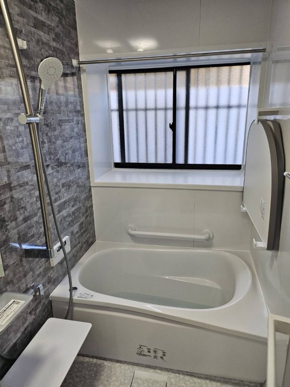 市川市若宮　Y様　浴室交換・給湯器交換・レンジフード交換・トイレ交換・内装工事